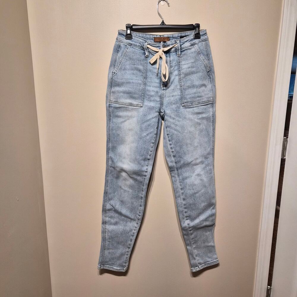 Judy Blue Jogger Denim Jeans with Drawstring 5/27 Light Wash